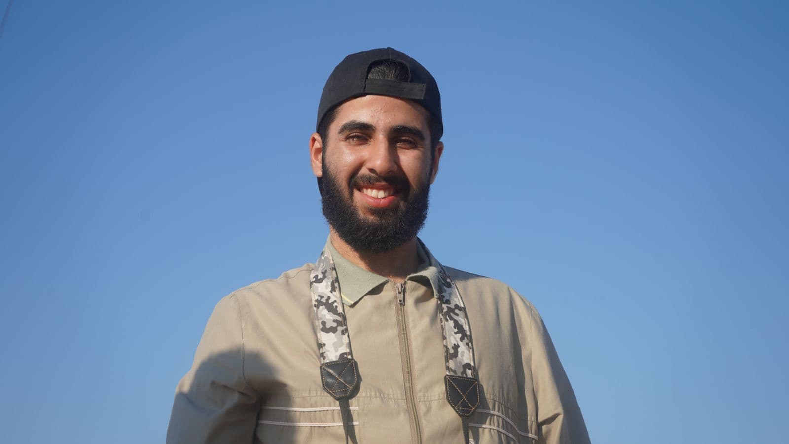 تصویر با کیفیت شماره 22 - هنرمند شهید علیرضا غرباوی