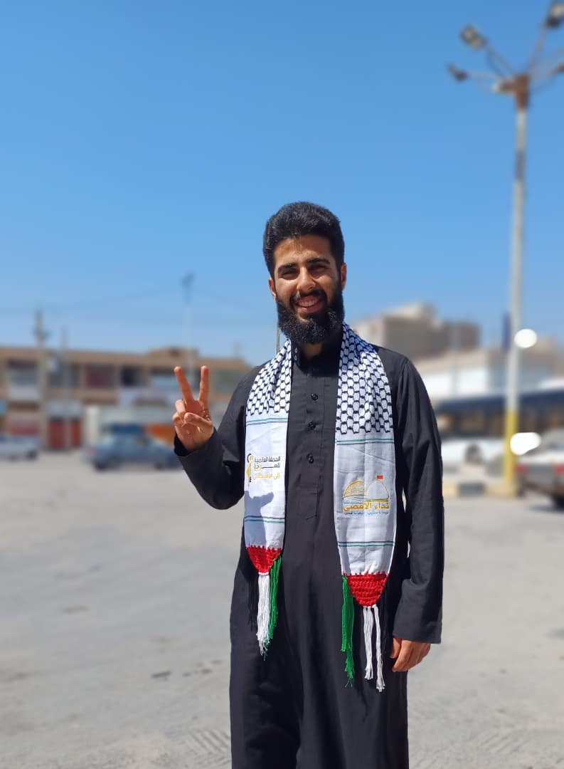 تصویر با کیفیت شماره 5 - هنرمند شهید علیرضا غرباوی