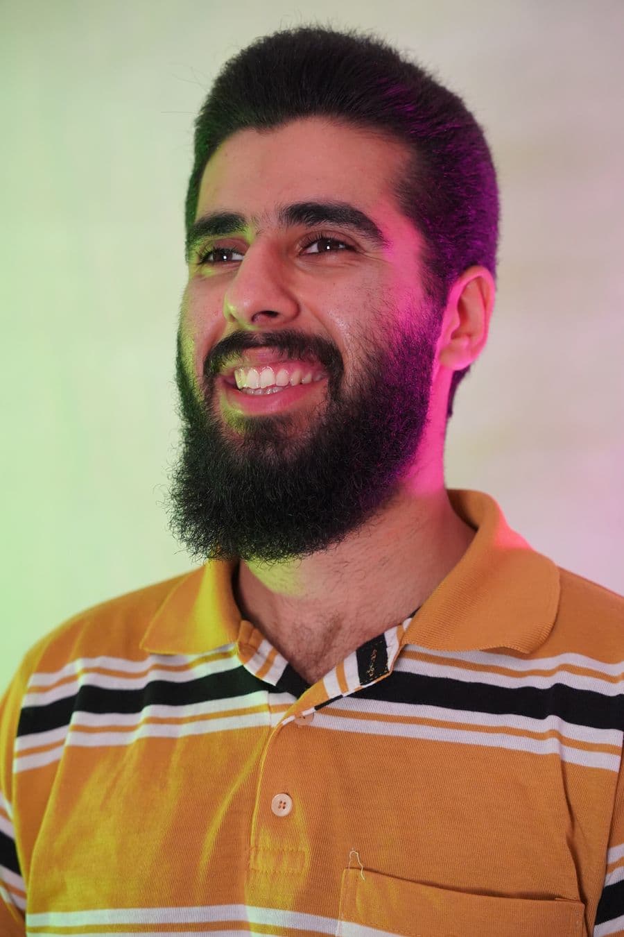 تصویر با کیفیت شماره 1 - هنرمند شهید علیرضا غرباوی — گالری