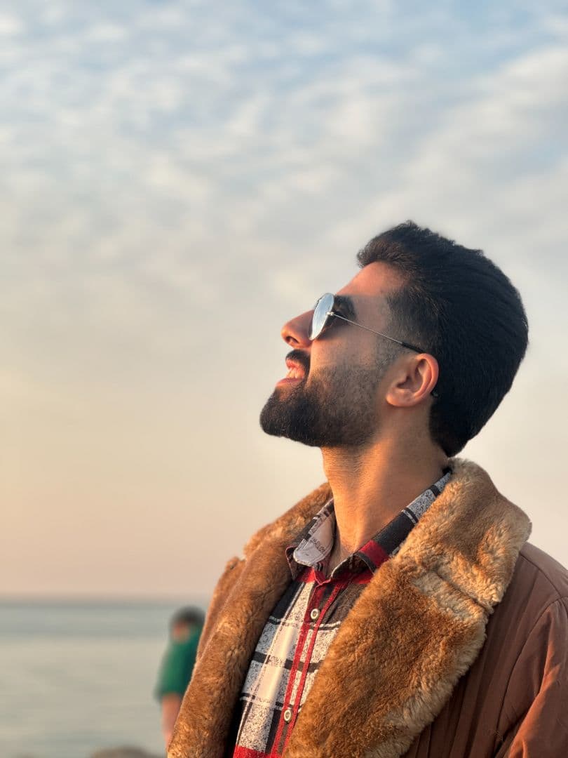 تصویر با کیفیت شماره 30- هنرمند شهید علیرضا غرباوی