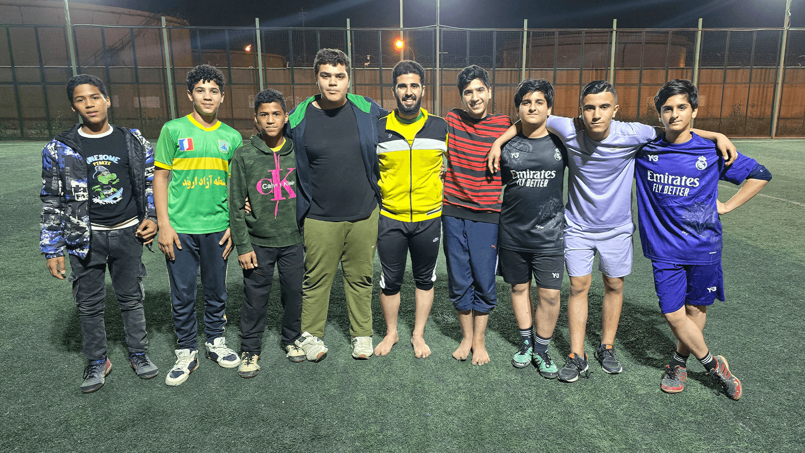 یک جمع فوتبالی در گروه ورزشی پاس