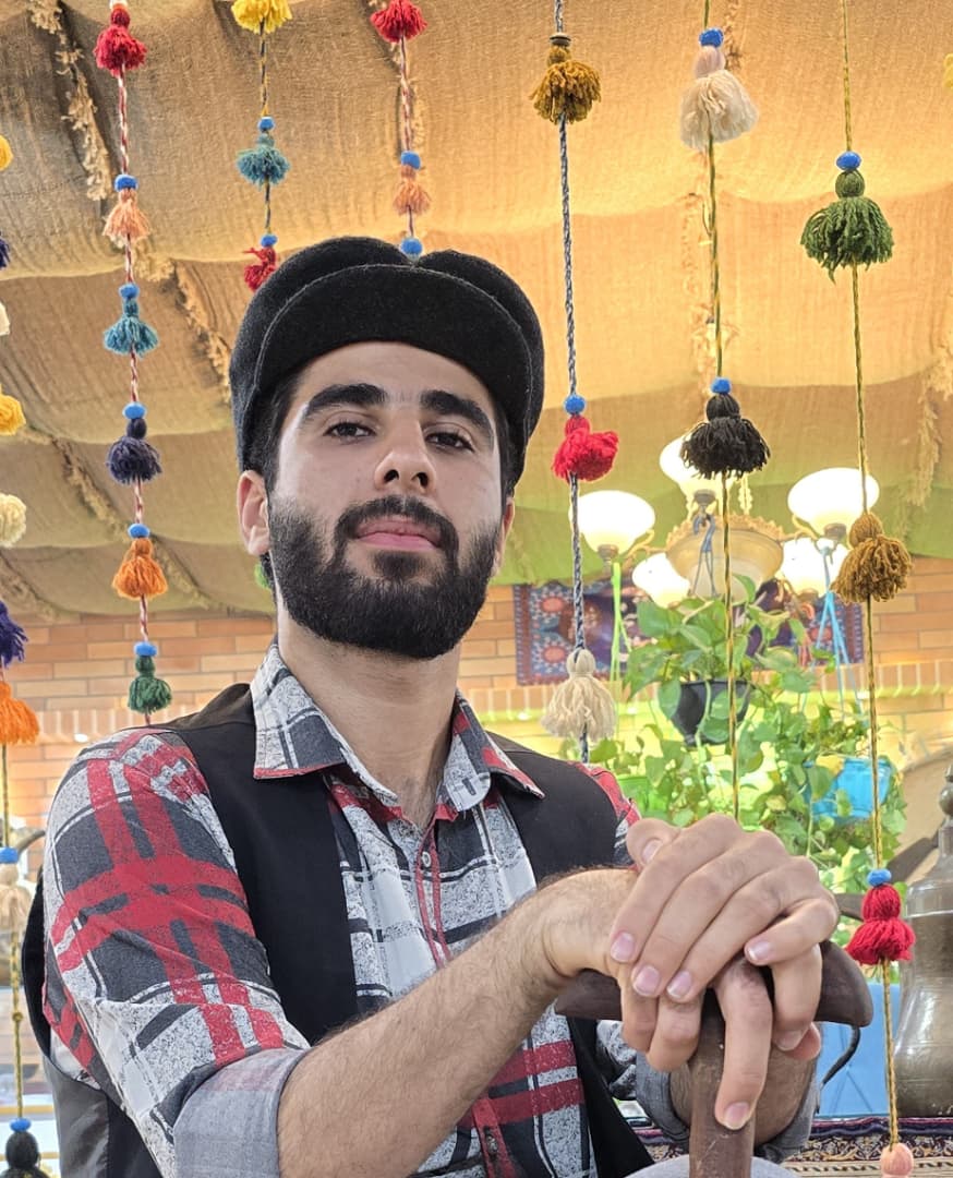 تصویر با کیفیت شماره 9 - هنرمند شهید علیرضا غرباوی